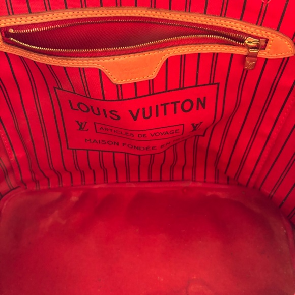 Louis Vuitton Neverfull MM Bag - Picture 8 of 8